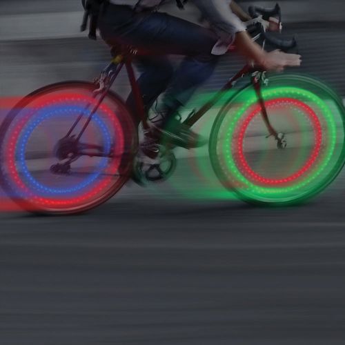 Mini luces led para ruedas de bicicleta 4 pack surtido (2 rojos, 1 azul y 1 verde), baterías reemplazables, resistente al clima, giro de on-off